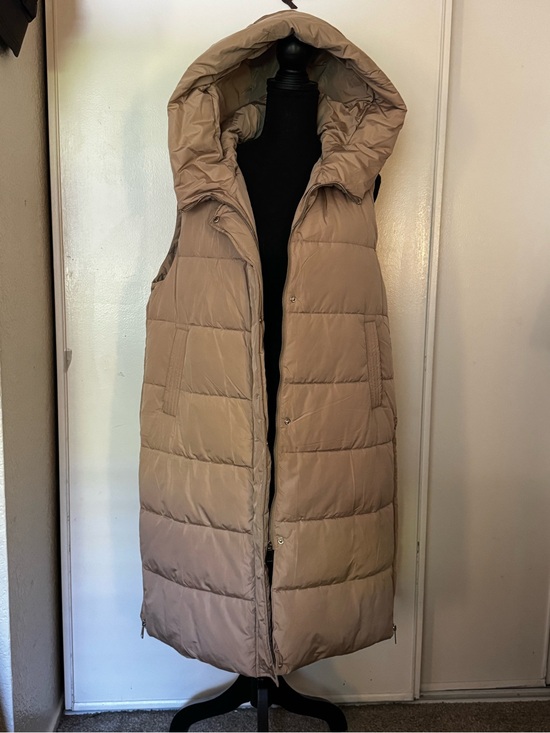 Jackets & Blazers - Long Hooded Puffer Vest in Neutral Beige